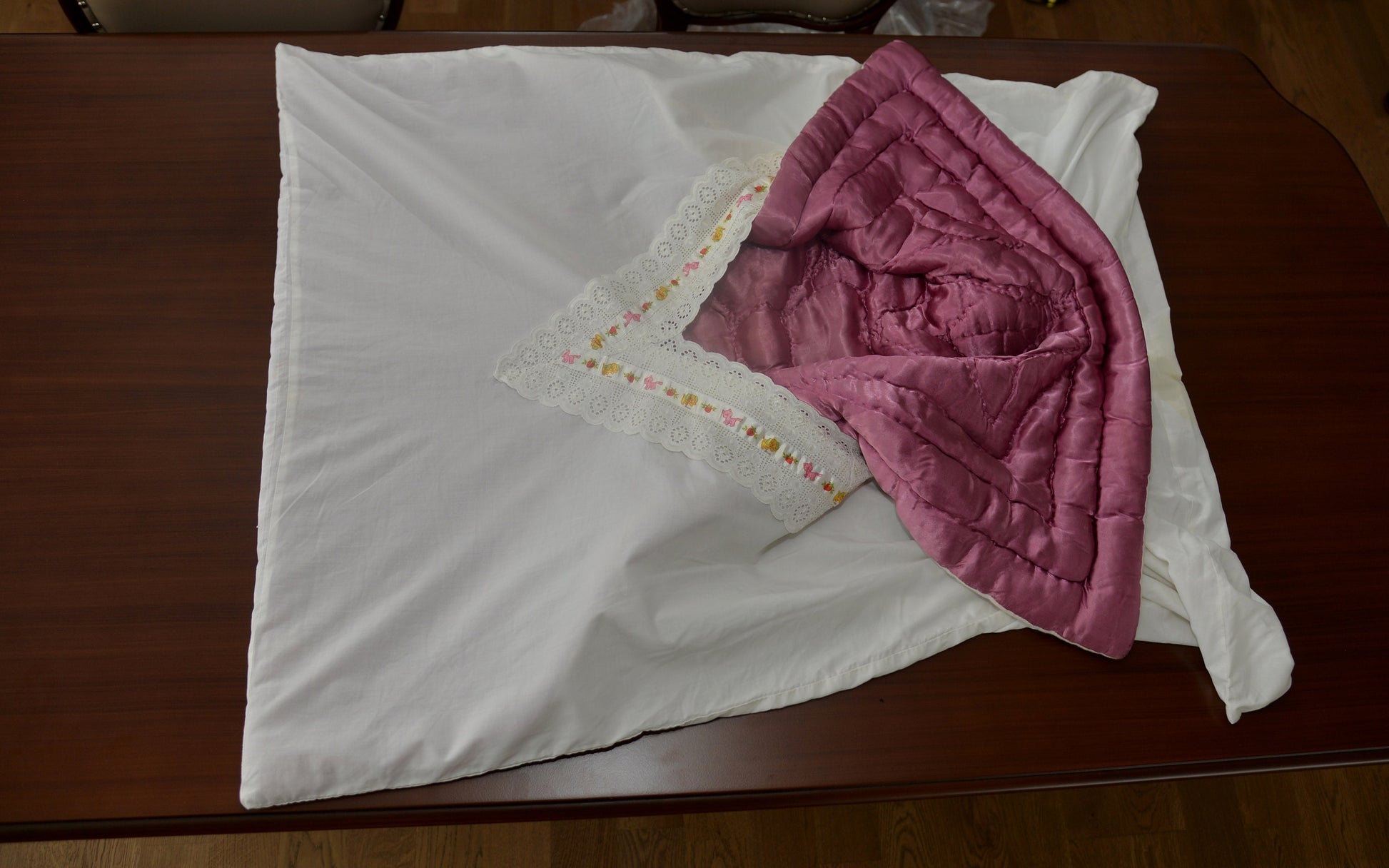 Vintage Satin Baby Quilt and Cover – 107x83 cm (1970s)