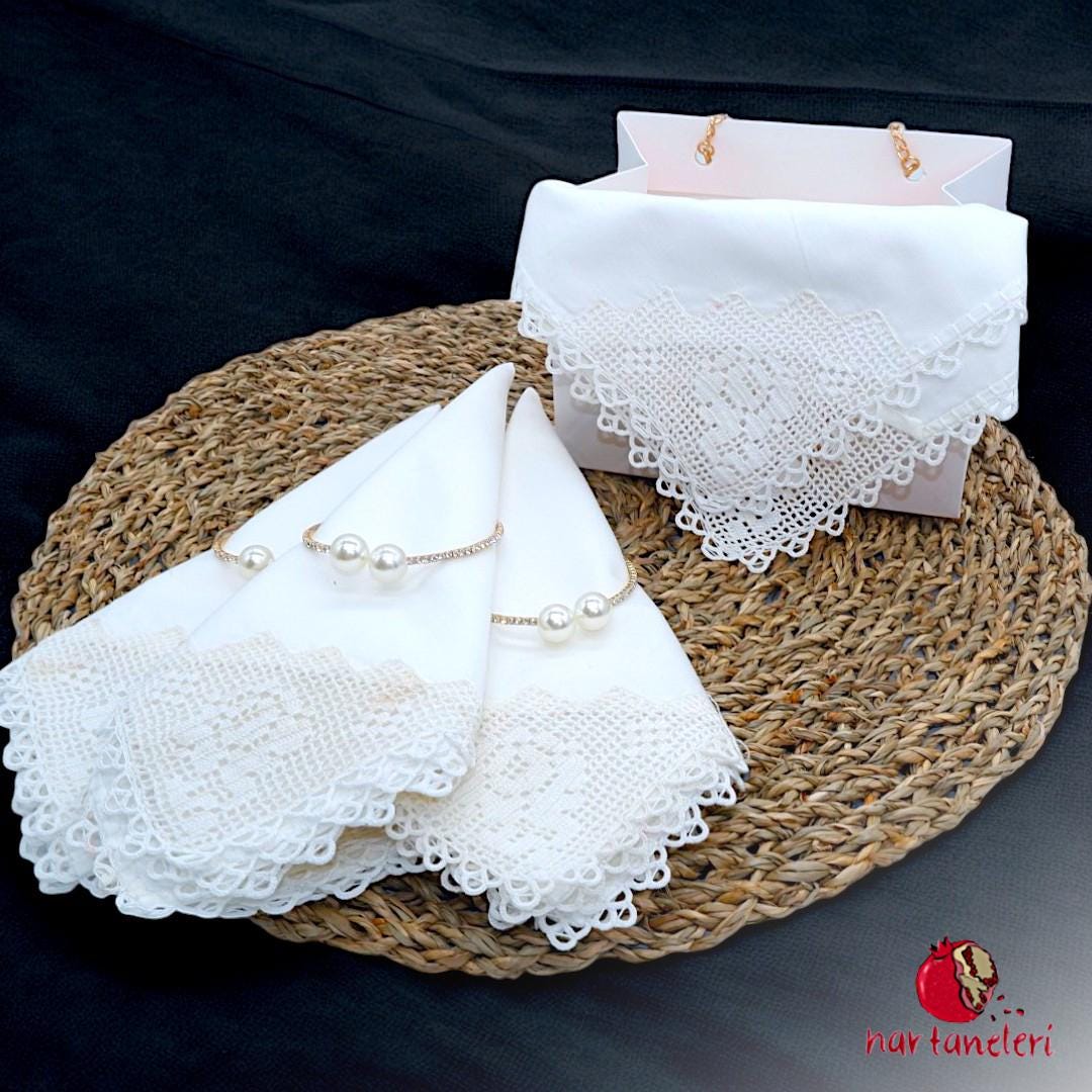 1970s Handcrafted 100% Cotton Lace Embroidered Napkin Set (8 Pieces)